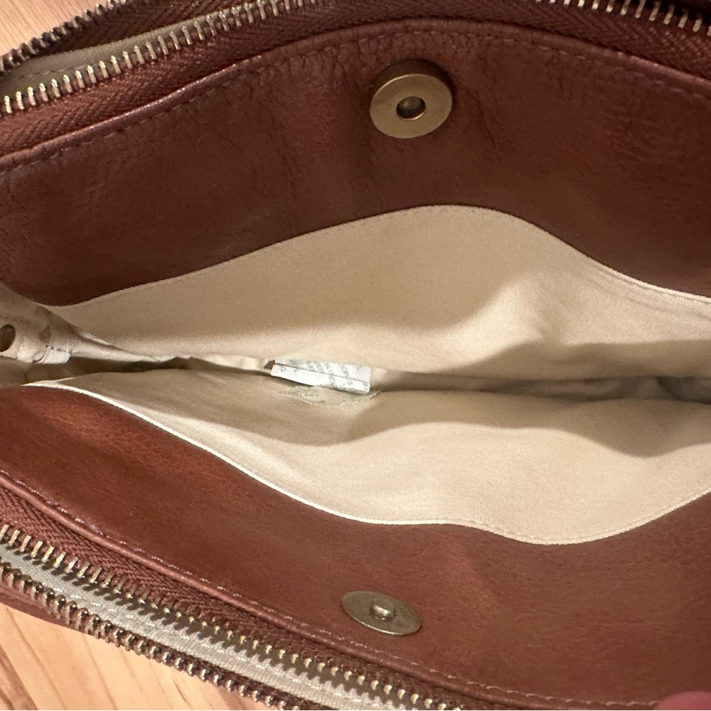 Elegant Brown Leather Crossbody Bag‎ - Picture 3 of 6